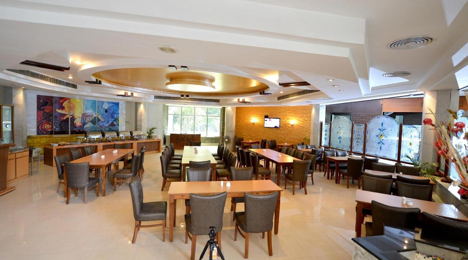 Hotel Raj Hans, Faridabad Dış mekan fotoğraf